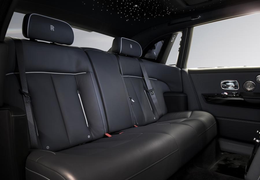 Интерьер Rolls-Royce Phantom The Gentleman's Tourer 2018 года  (фото 5 из 5)